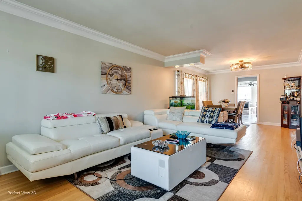 8745 South Euclid Avenue Chicago IL 60617