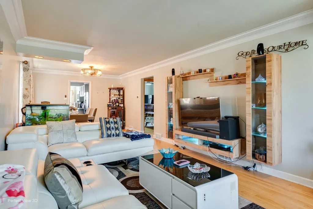 8745 South Euclid Avenue Chicago IL 60617