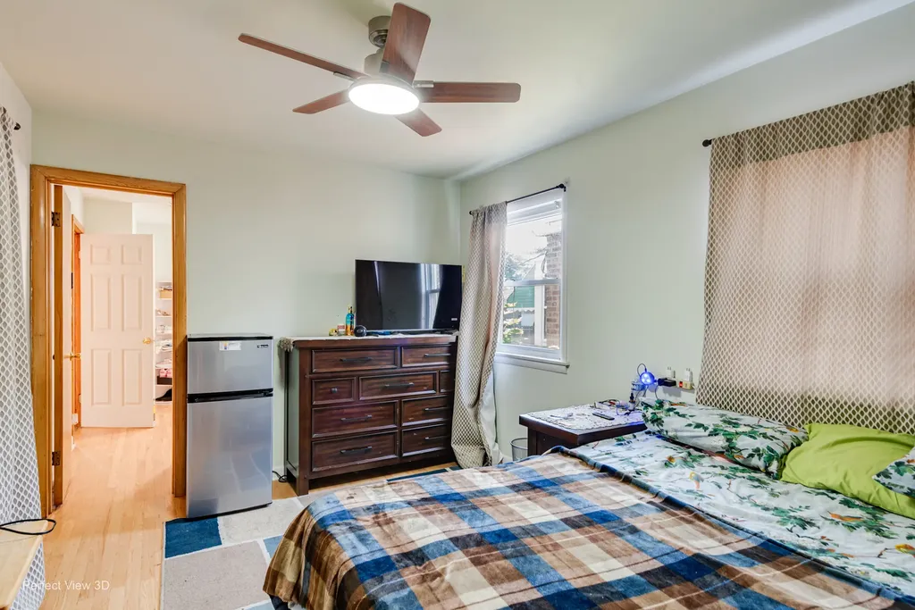 8745 South Euclid Avenue Chicago IL 60617