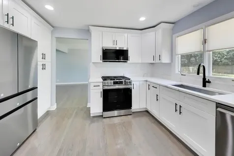 16w250 93RD Place Burr Ridge IL 60527