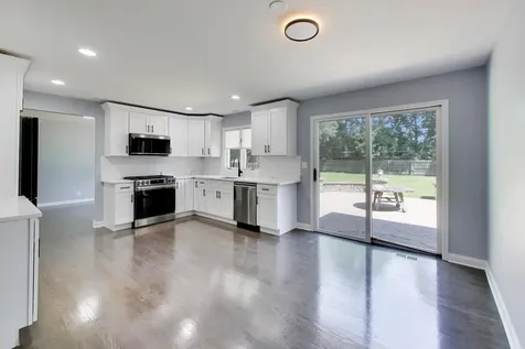 16w250 93RD Place Burr Ridge IL 60527