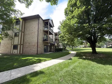 831 South Dwyer Avenue Arlington Heights IL 60005