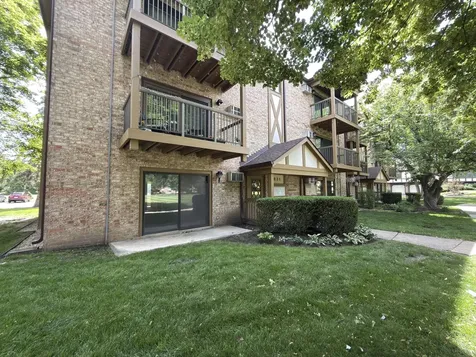 831 South Dwyer Avenue Arlington Heights IL 60005