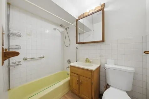 15 King Arthur Court Northlake IL 60164