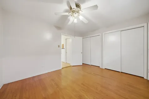 15 King Arthur Court Northlake IL 60164