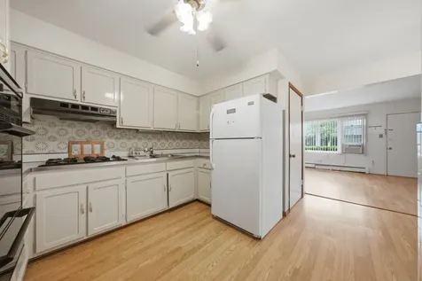 15 King Arthur Court Northlake IL 60164