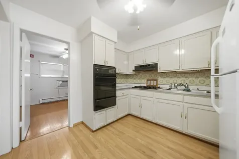 15 King Arthur Court Northlake IL 60164