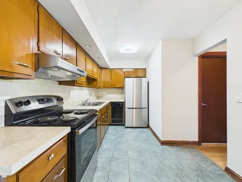 2222 South Goebbert Road Arlington Heights IL 60005