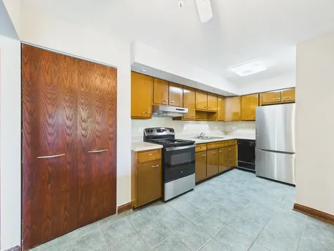 2222 South Goebbert Road Arlington Heights IL 60005