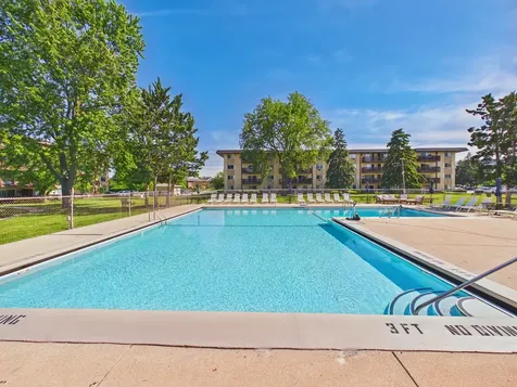 2222 South Goebbert Road Arlington Heights IL 60005