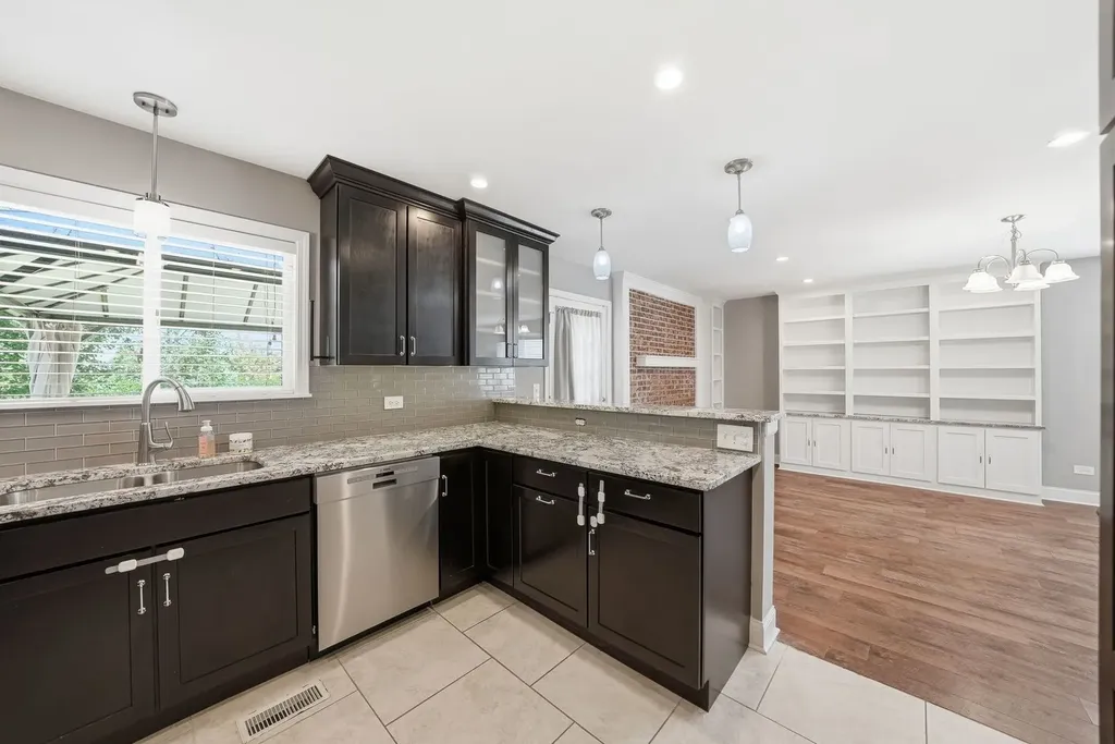 416 Ingleside Drive Bolingbrook IL 60490
