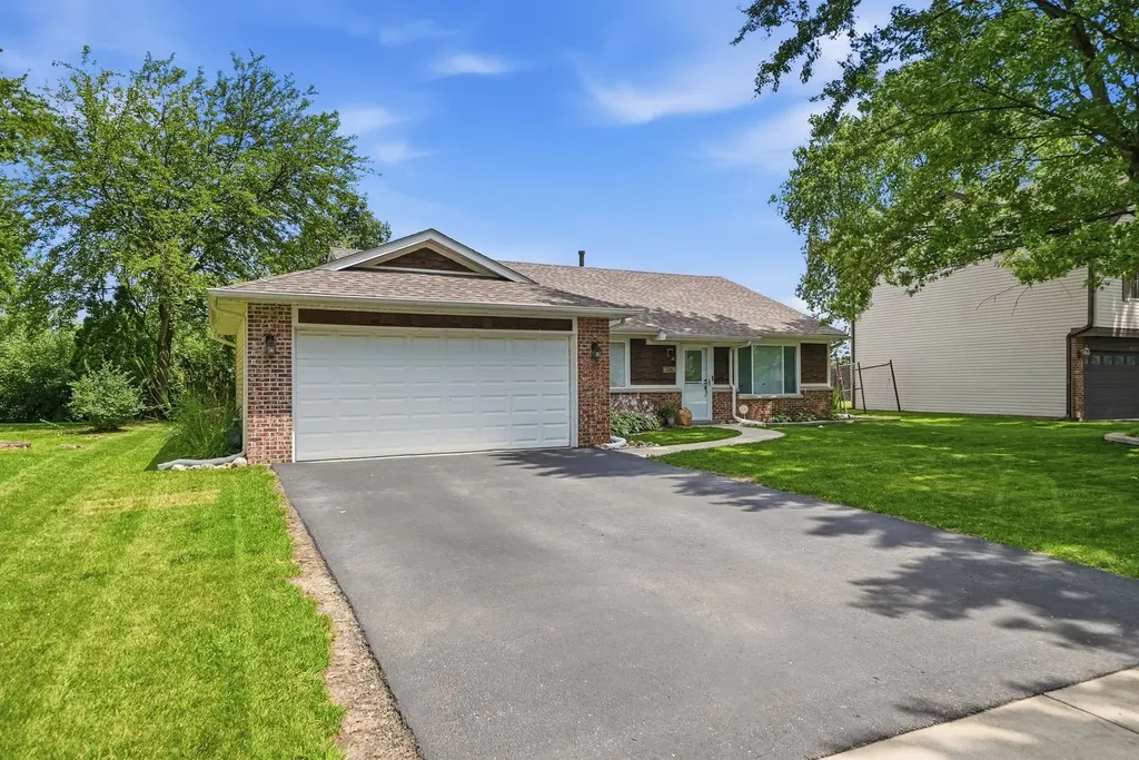 416 Ingleside Drive Bolingbrook IL 60490