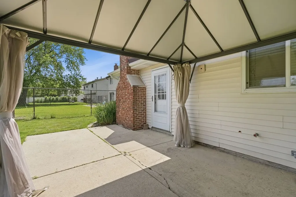 416 Ingleside Drive Bolingbrook IL 60490