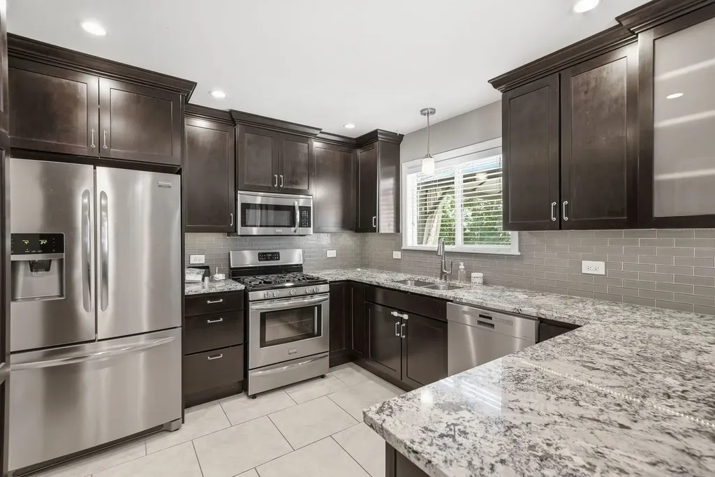 416 Ingleside Drive Bolingbrook IL 60490