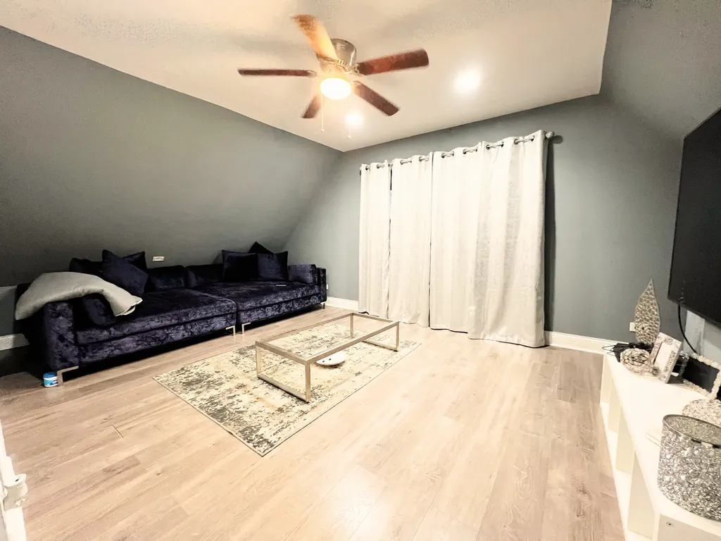 7714 South Marquette Avenue Chicago IL 60649