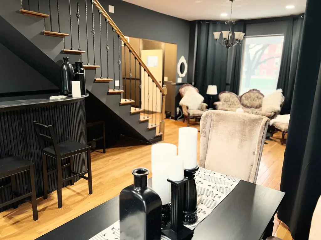 7714 South Marquette Avenue Chicago IL 60649