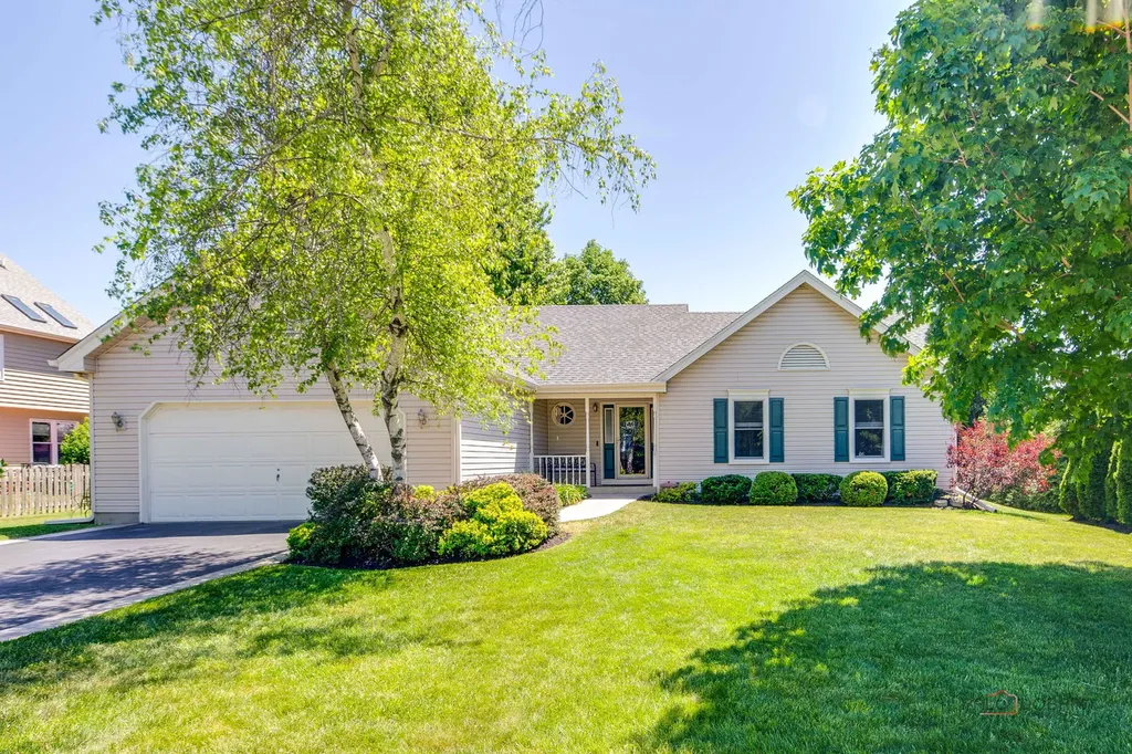 317 Wooded Knoll Drive Cary IL 60013