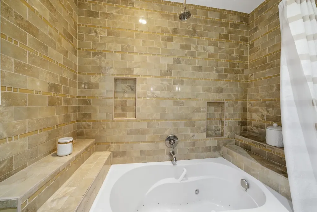 1755 North New England Avenue Chicago IL 60707