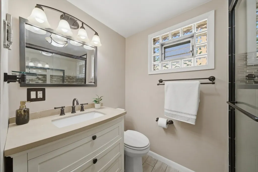 1755 North New England Avenue Chicago IL 60707