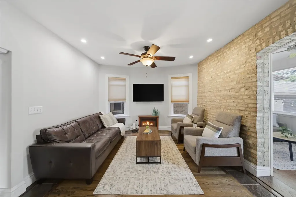 1755 North New England Avenue Chicago IL 60707