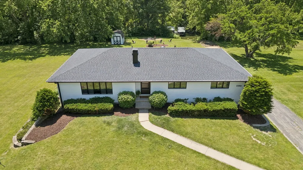 1598 Lake Holiday Drive Lake Holiday IL 60548