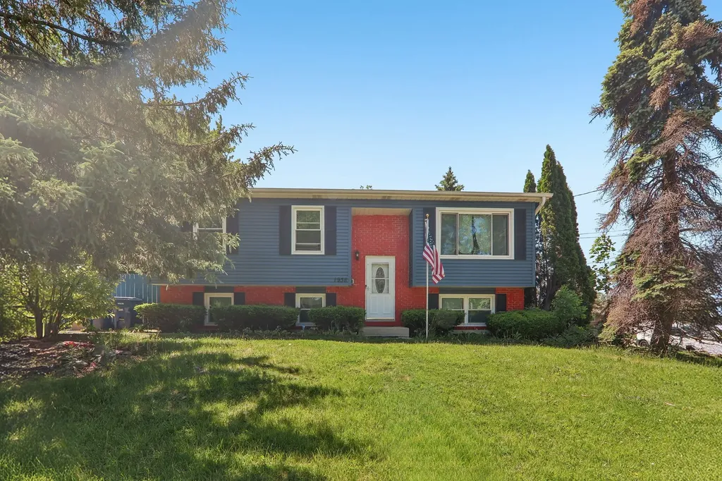 1938 North Jackson Street Waukegan IL 60087