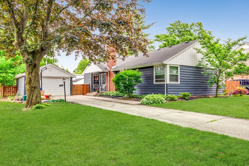 213 North Emerson Street Mount Prospect IL 60056