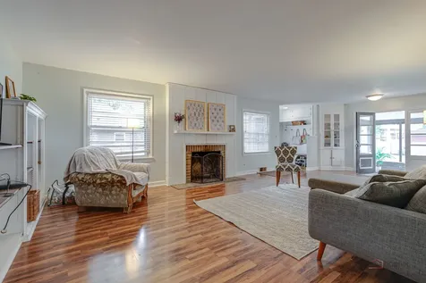 213 North Emerson Street Mount Prospect IL 60056
