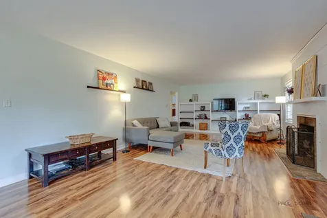 213 North Emerson Street Mount Prospect IL 60056