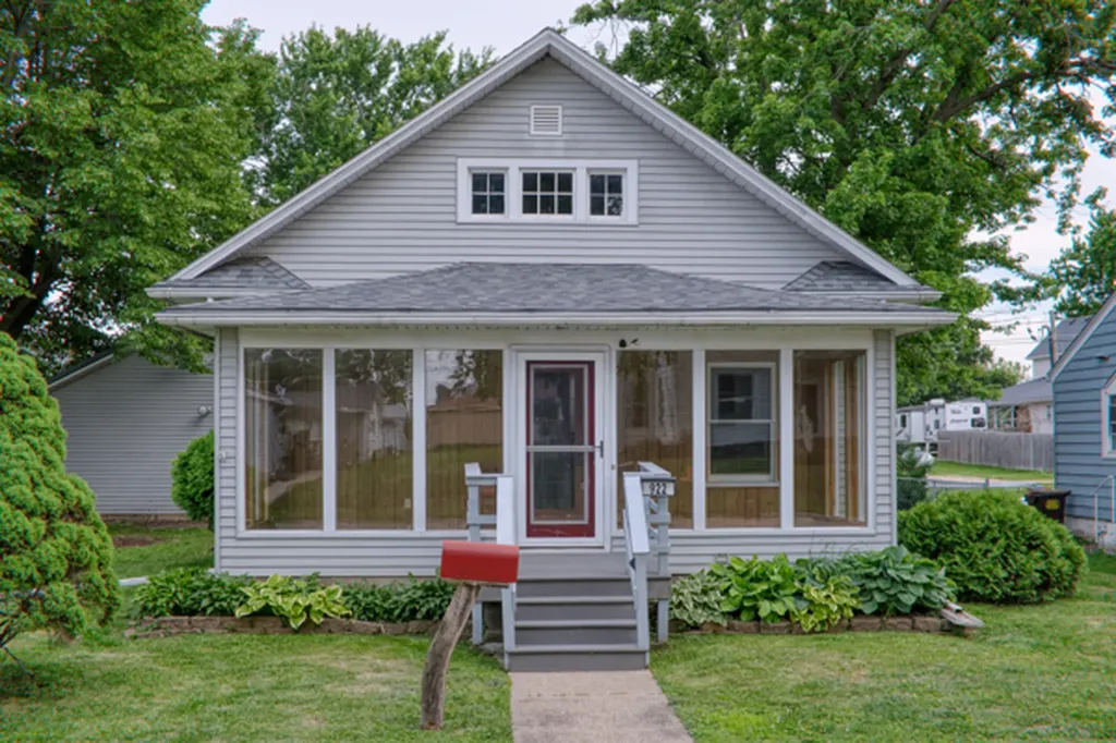 922 9TH Avenue Fulton IL 61252