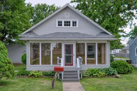 922 9TH Avenue Fulton IL 61252
