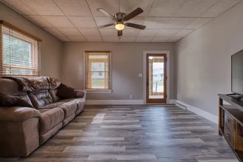 922 9TH Avenue Fulton IL 61252