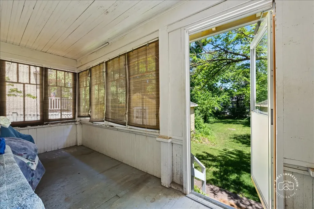 285 Forest Avenue Glen Ellyn IL 60137