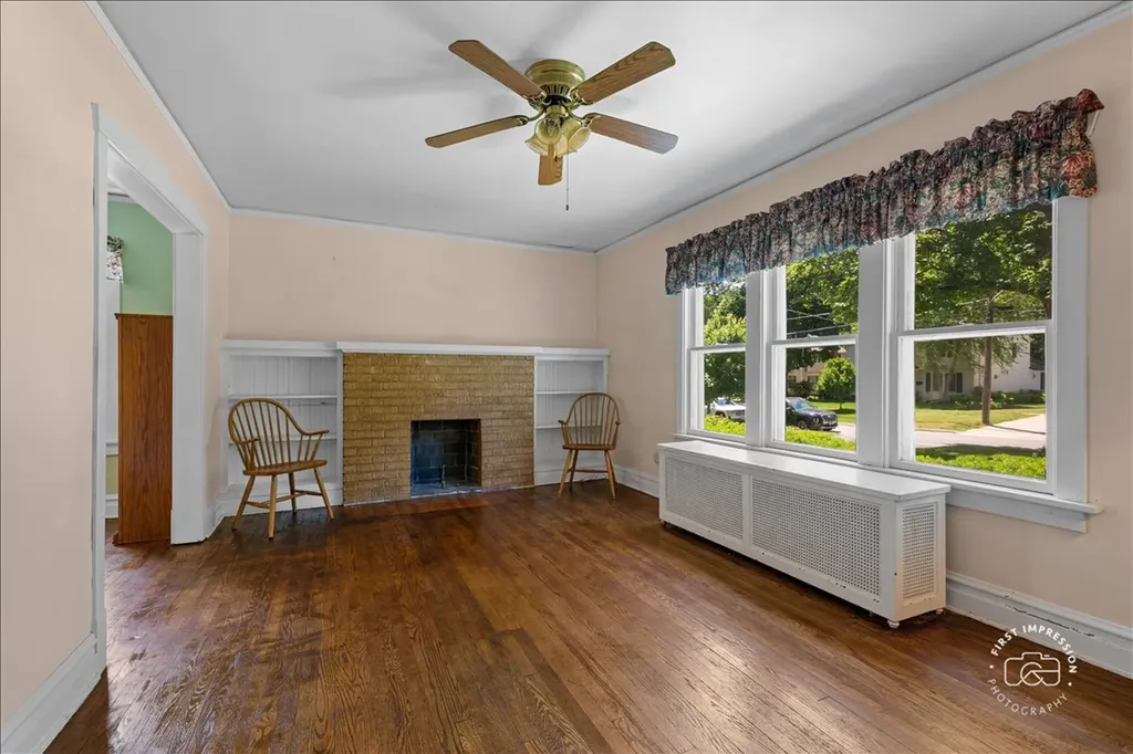 285 Forest Avenue Glen Ellyn IL 60137
