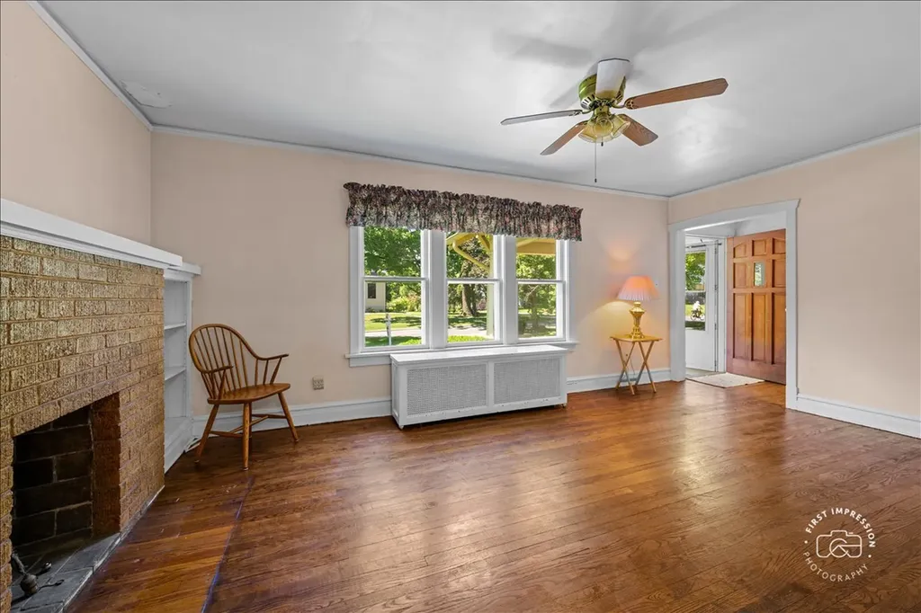 285 Forest Avenue Glen Ellyn IL 60137