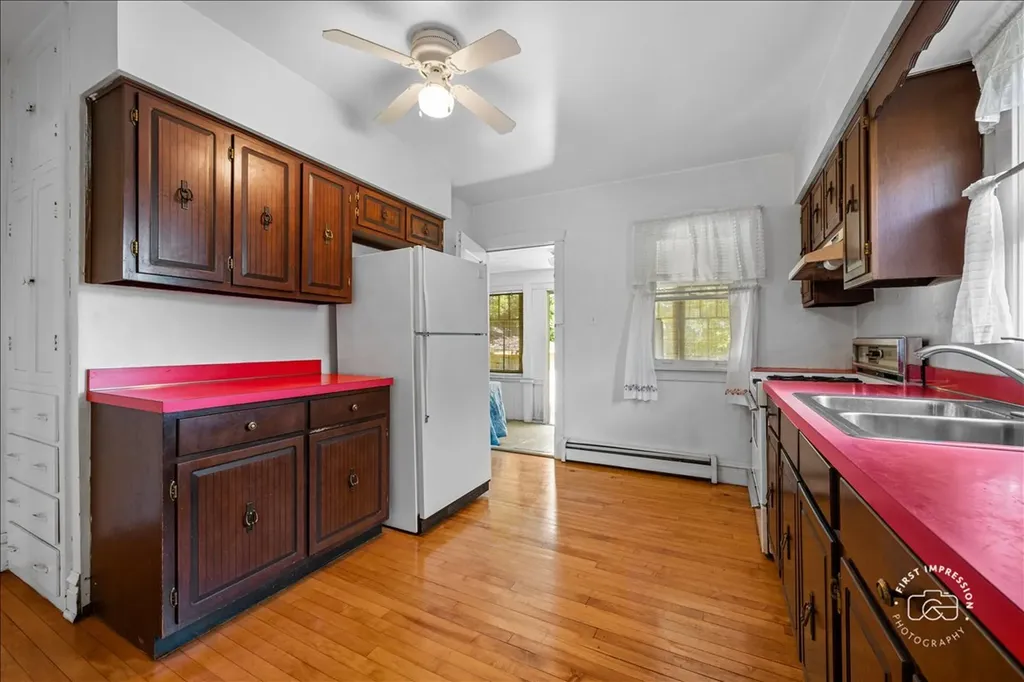 285 Forest Avenue Glen Ellyn IL 60137