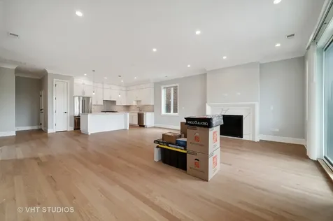 4819 North Ashland Avenue Chicago IL 60640