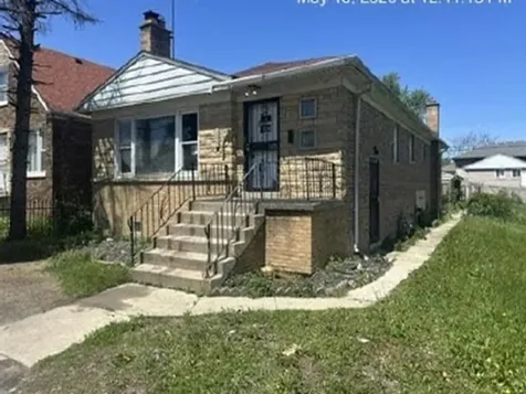 189 East 147th Street Harvey IL 60426