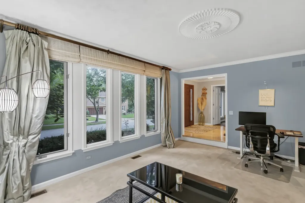 985 Chapel Court N Glen Ellyn IL 60137