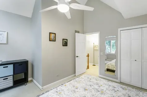 985 Chapel Court N Glen Ellyn IL 60137