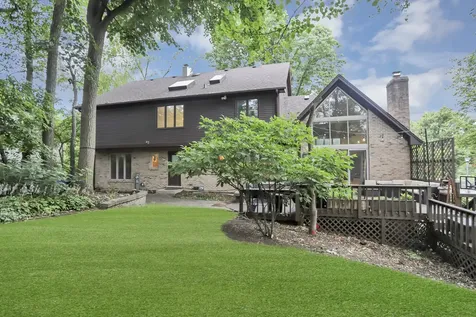 985 Chapel Court N Glen Ellyn IL 60137