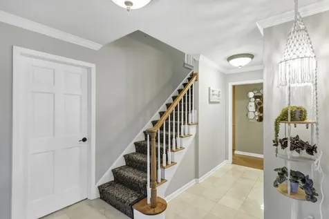 985 Chapel Court N Glen Ellyn IL 60137