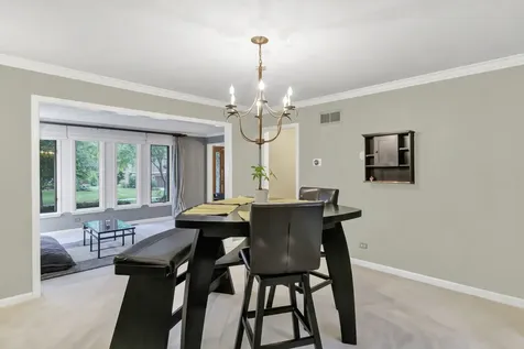985 Chapel Court N Glen Ellyn IL 60137
