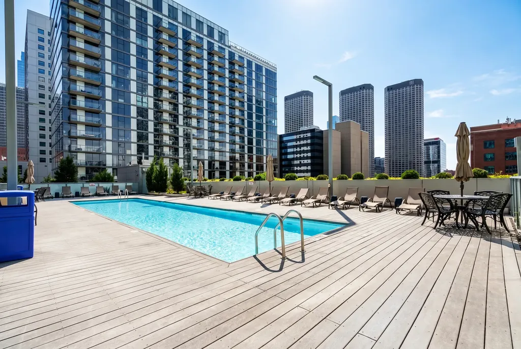 659 West Randolph Street Chicago IL 60661