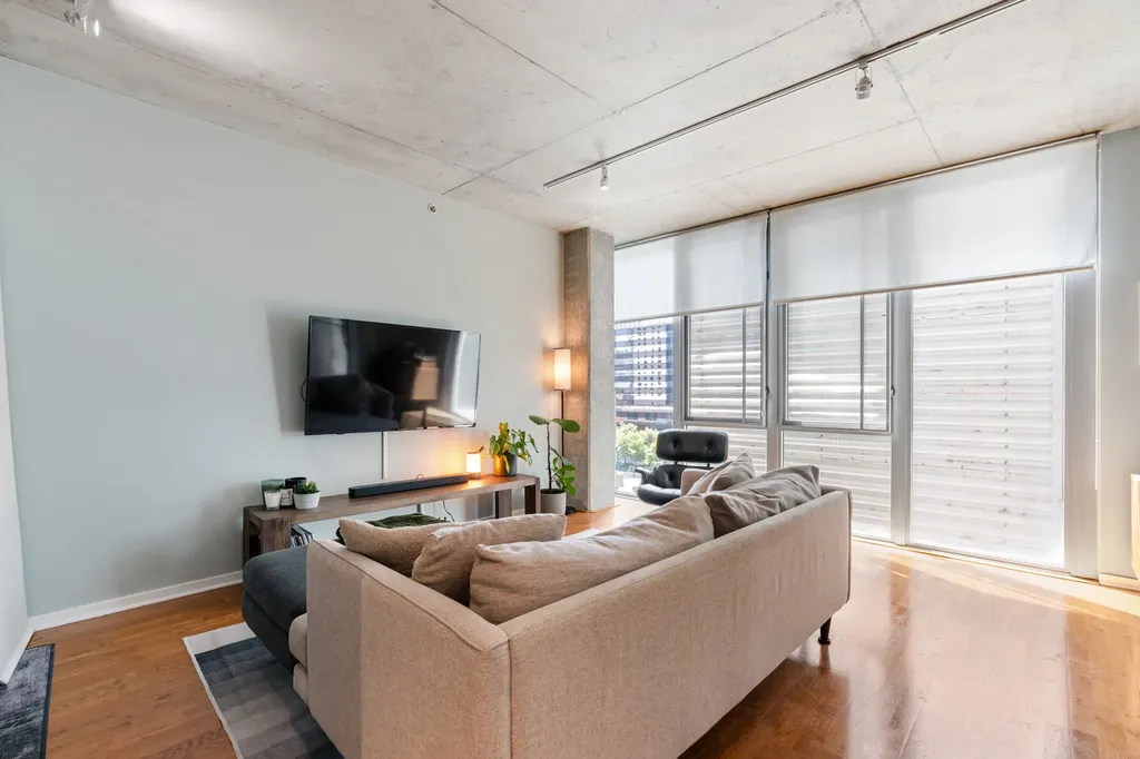659 West Randolph Street Chicago IL 60661