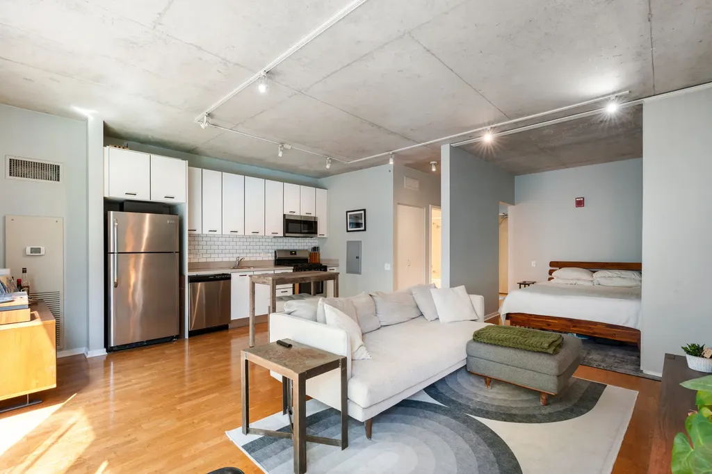 659 West Randolph Street Chicago IL 60661