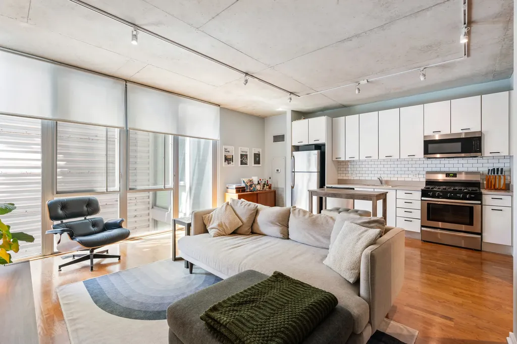 659 West Randolph Street Chicago IL 60661