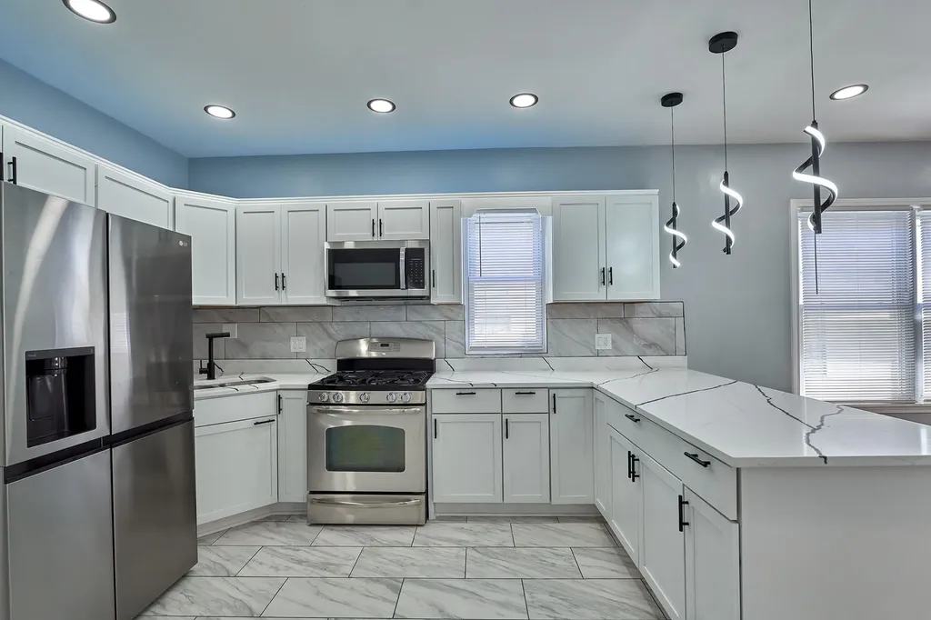 1452 West 71st Street Chicago IL 60636