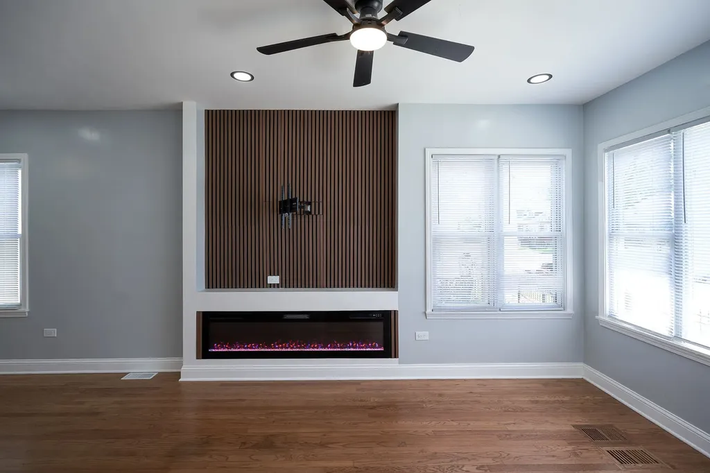 1452 West 71st Street Chicago IL 60636