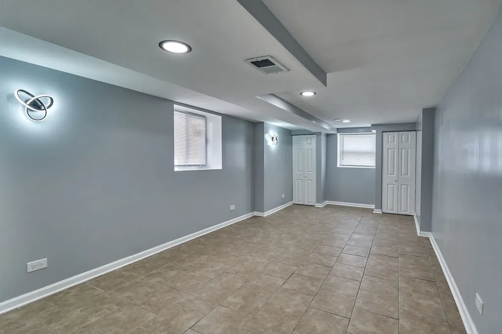 1452 West 71st Street Chicago IL 60636